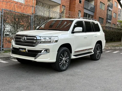 toyota lc200 Sahara diesel blindaje 2 plus 2018