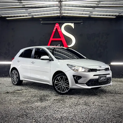 KIA RIO VIBRANT PLATA 1.4 2022 AT