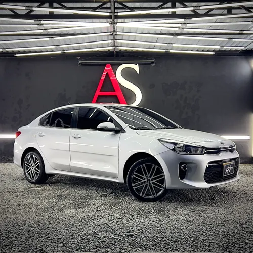 KIA RIO ZENITH PLATA 1.4 2020