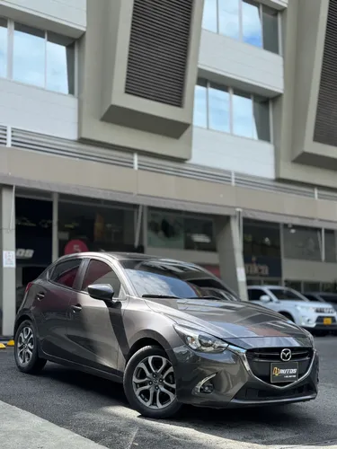 MAZDA 2 GRAND TOURING LX 