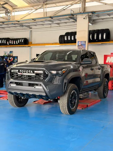 Toyota Tacoma TRD Híbrida 2025 NUEVA