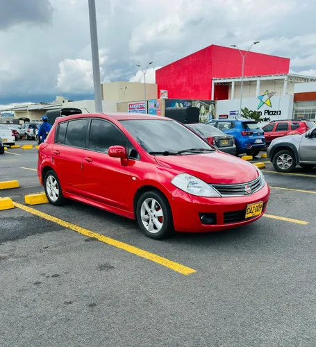 Nissan Tiida 2012 Hatchback