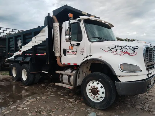 Volqueta freighliner m2 112 único dueo 