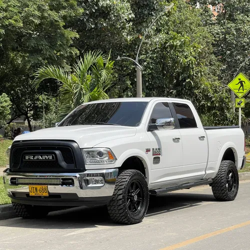 DODGE RAM 2.500 LARAMIE 5.7 V8 4X4 AUTOMÁTICA BLINDAJE 2 PLUS