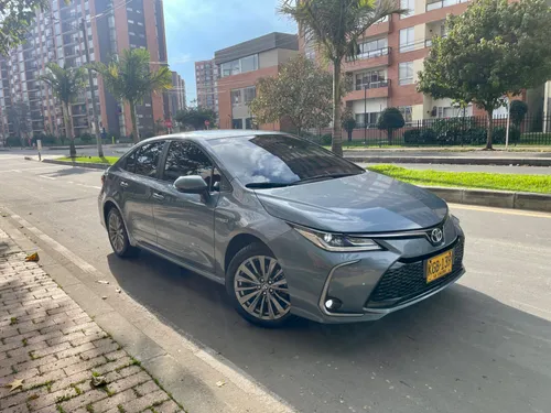 TOYOTA COROLLA XEI HÍBRIDO 2024 ÚNICO DUEO 