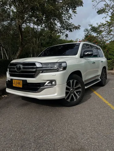 TOYOTA LAND CRUISER LC200 SAHARA EUROPEA EXECUTIVE LOUNGE 2020