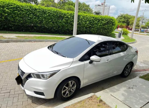Nissan Versa Sense Automático 2022