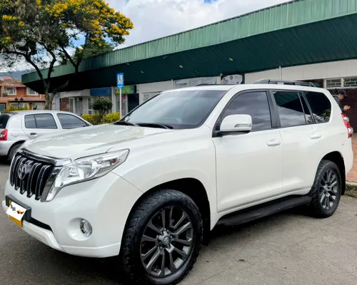 Toyota Prado TXL 2.017 2 plus