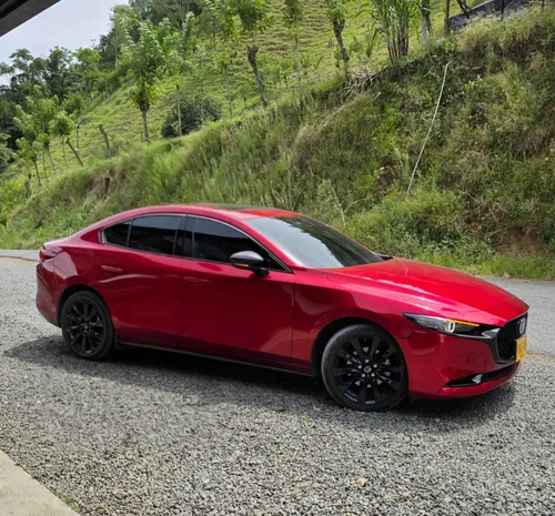 MAZDA 3 GRAND TOURING LX CARBON EDITION 2025