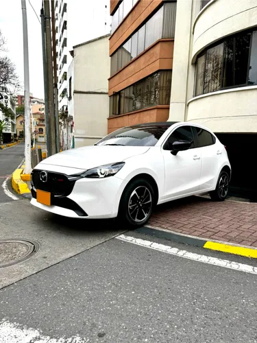 MAZDA 2 LX 2026