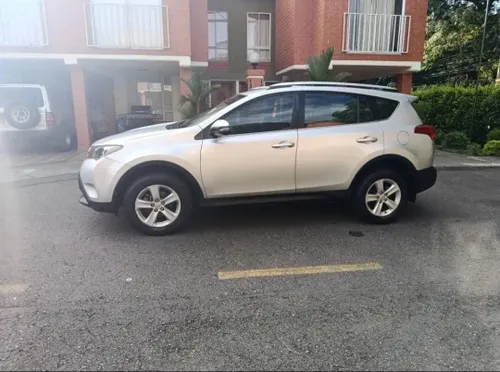 Toyota RAV4 2014