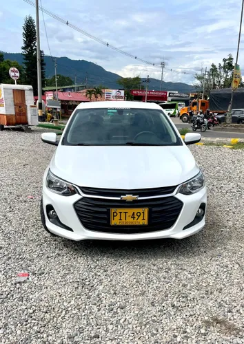 Chevrolet ónix LT turbo 