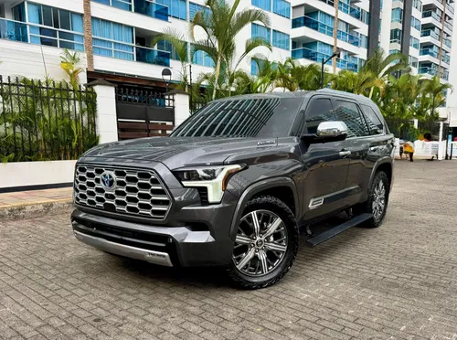 Toyota Sequoia Capstone 2023 