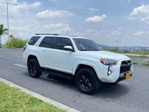 Toyota 4runner sr5 2018 