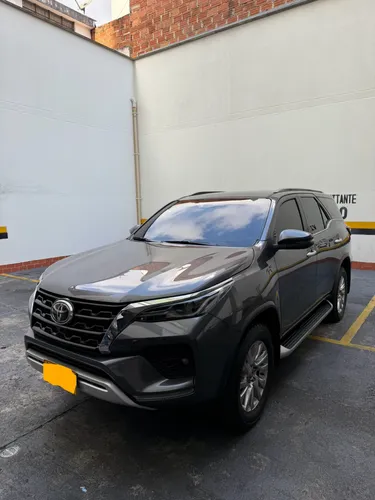 Toyota Fortuner SRV 2022 diésel