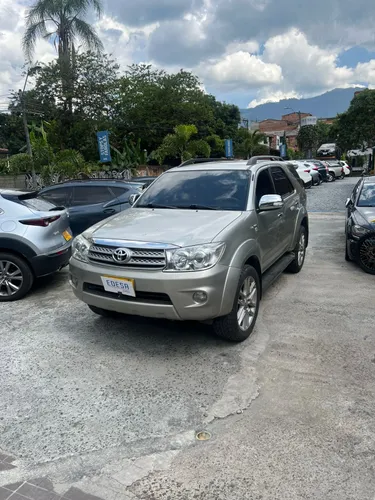 TOYOTA FORTUNER SR5 2.7 4X4 AT