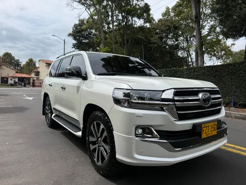 TOYOTA LAND CRUISER LC200 SÁHARA BLINDADA 