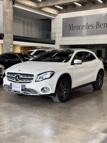 MERCEDES BENZ GLA200