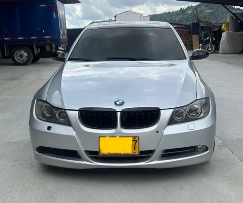 BMW 330i