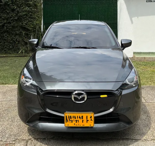 Mazda 2 touring automático 2024 con 11 mil km