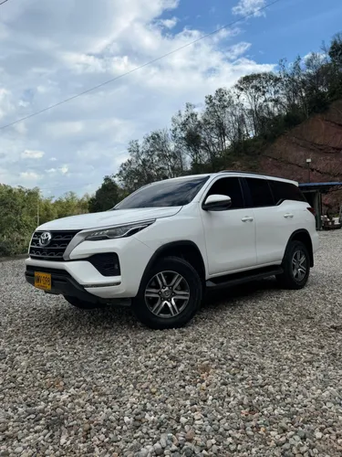 Toyota Fortuner SR DIESEL 2023