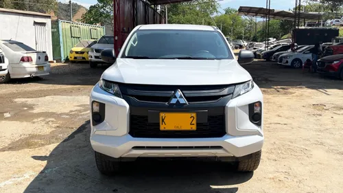 Mitsubishi  L200 GLX MT
