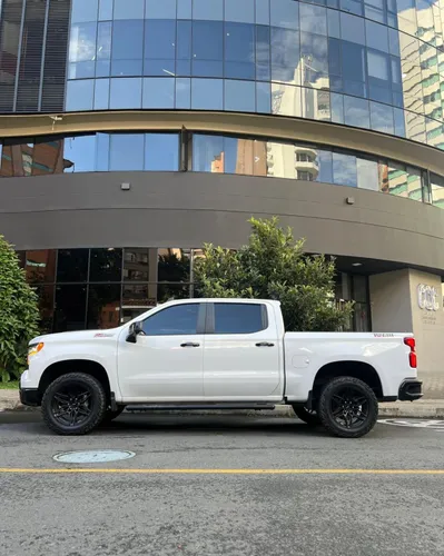 Chevrolet Silverado z71 modelo 2024