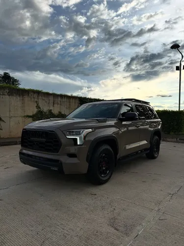 TOYOTA SEQUOIA TRD PRO HÍBRIDA 2025