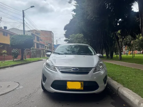 Ford Fiesta 2013 . Automático Único dueo 37 mil kilómetros reales  