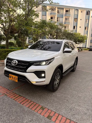 Toyota Fortuner SR 