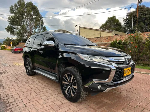MITSUBISHI MONTERO SPORT BLINDADA 