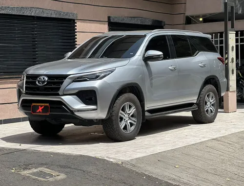 TOYOTA FORTUNER SR 2.7 GASOLINA 2021