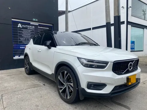VOLVO XC40 B5 AWD R-DESIGN MHEV 2022