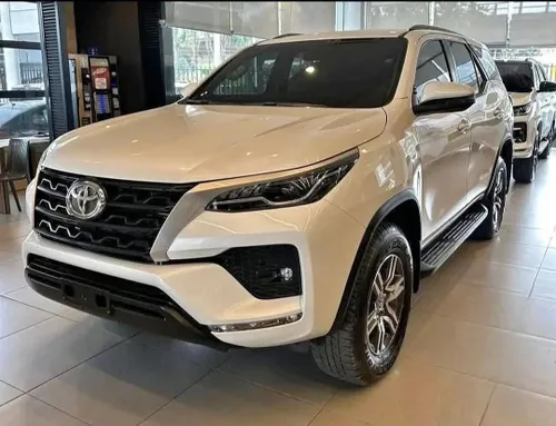 Toyota Fortuner SR 2026