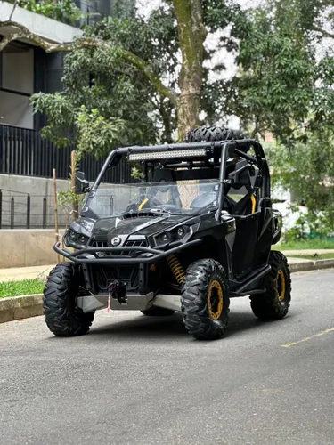 CAN-AM COMMANDER X 2012