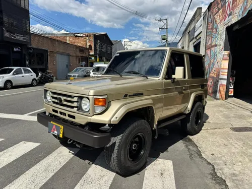 Toyota Land Cruiser Machito 1990