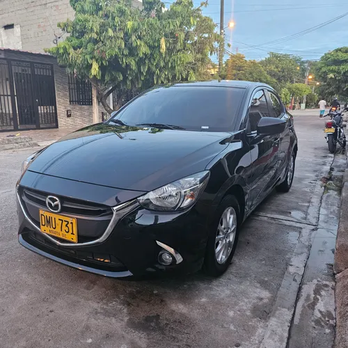 Mazda 2 touring 2017 AT