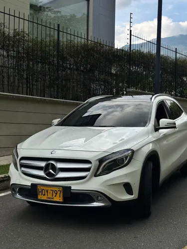 MERCEDES BENZ GLA 200 2015
