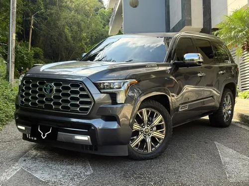 TOYOTA SEQUOIA CAPSTONE HÍBRIDA 2023 