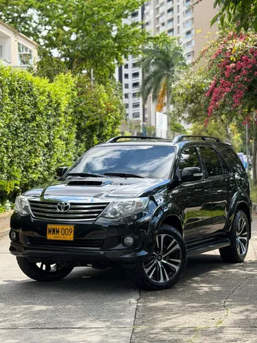 TOYOTA FORTUNER SRV 3.0 DIESEL 2013