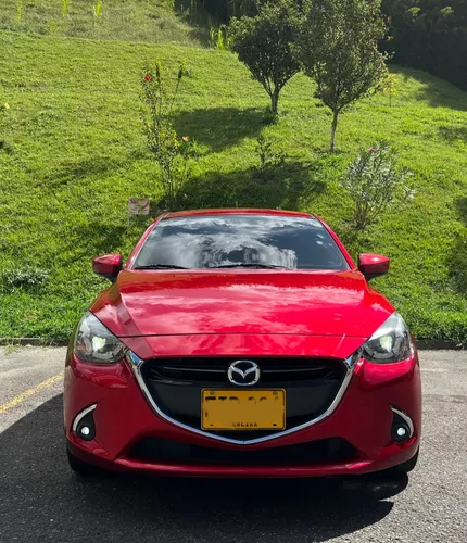 Mazda 2 grand touring mecánico 