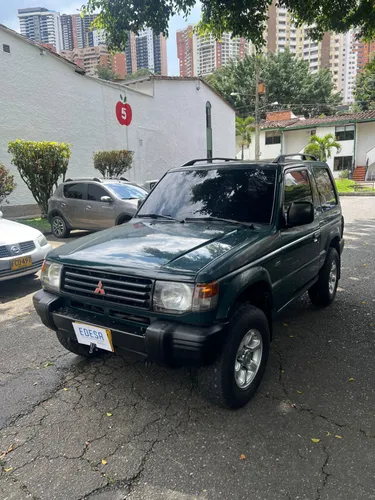 MITSUBISHI MONTERO