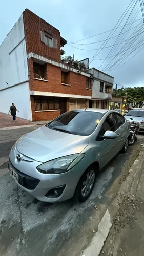 Mazda 2 sedan 2011