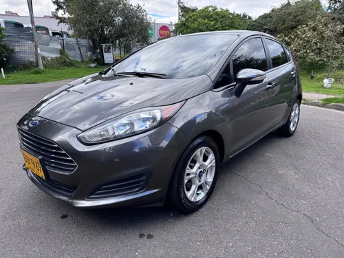 Ford Fiesta SE Hatchback 2015