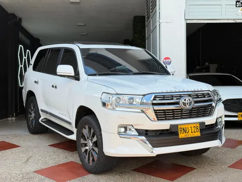 TOYOTA lc200 SAHARA EXCALIBUR DIESEL BLINDADA 