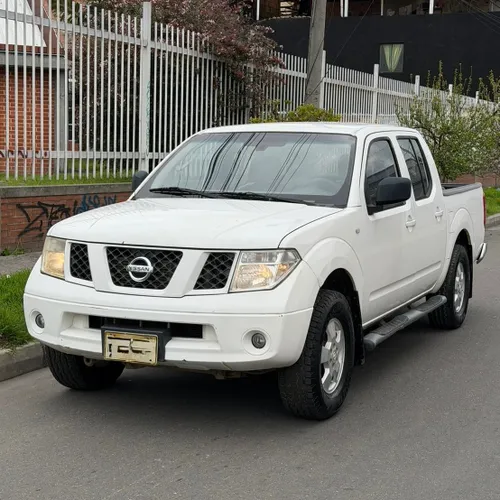 NISSAN NAVARA SE 4x4 2015 MT DSL