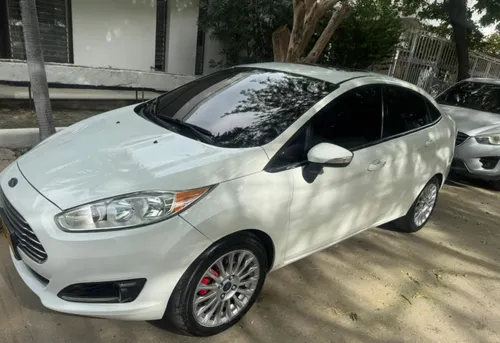 FORD FIESTA Titanium 2015 automático 