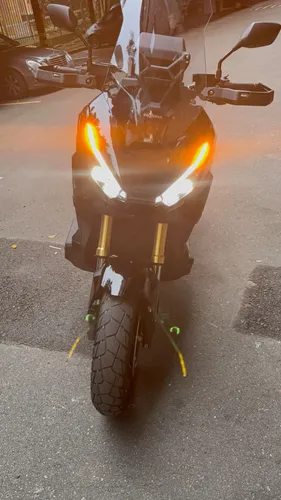 Honda XADV 750 2025 CON SOLO 5.500 kilómetros 