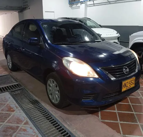 Nissan Versa Sense 2014