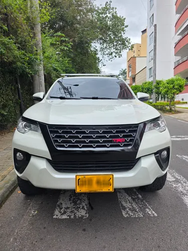 Toyota Fortuner sr 2.4 2020 
